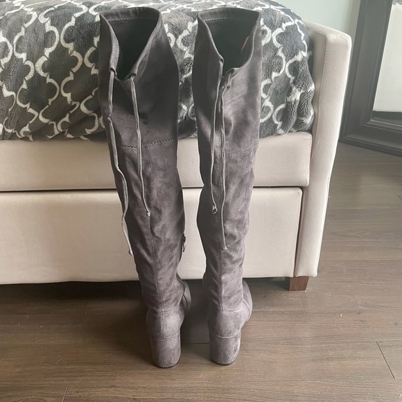 Grey over the knee boots - Picture 5 of 9